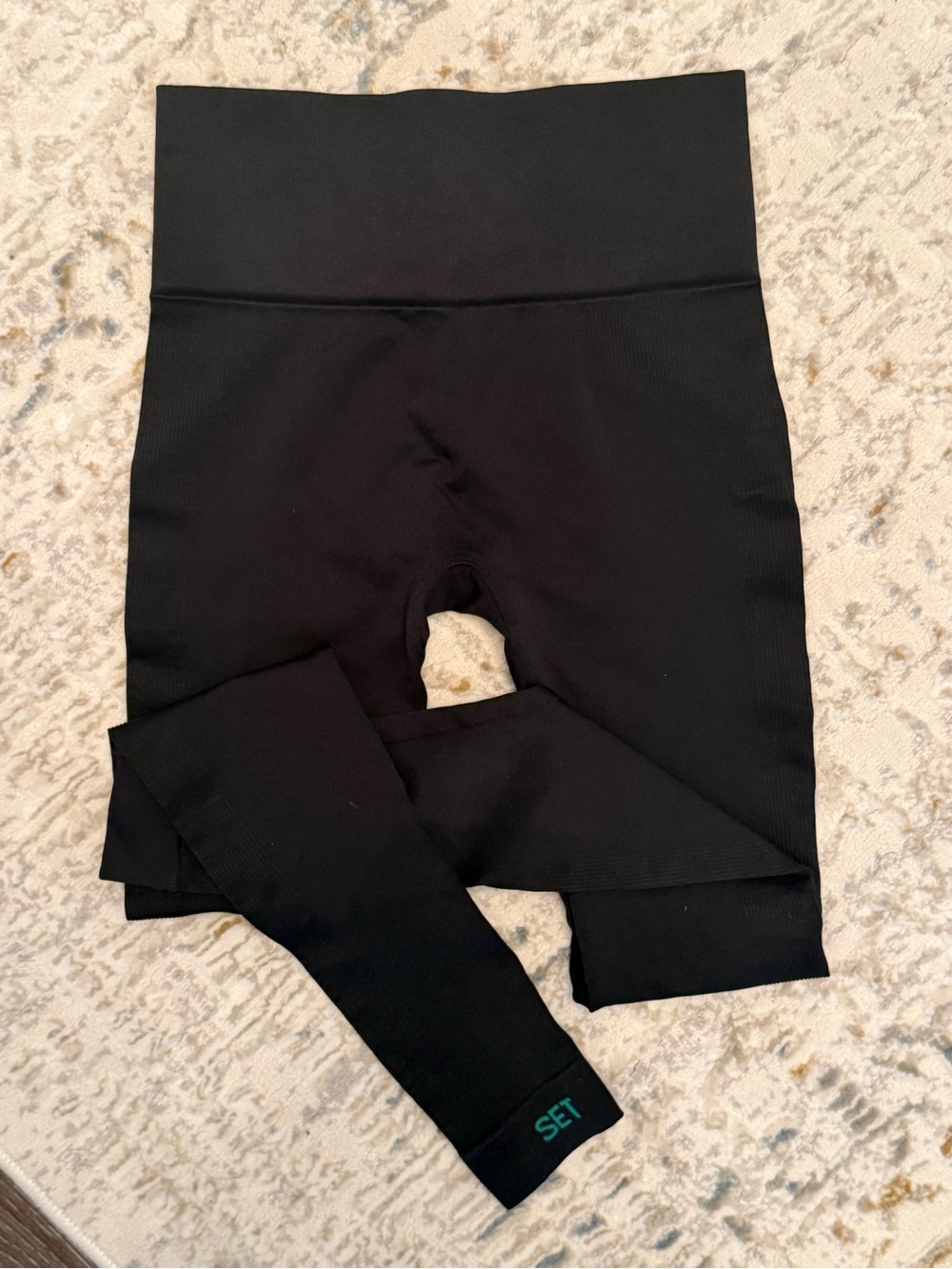 SET Active Black Leggings with green cuff Logo